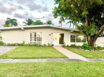 2204 W River Dr