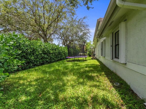 4911 NW 96th Dr, Coral Springs FL 33076
