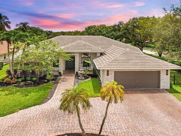 4911 NW 96th Dr, Coral Springs FL 33076