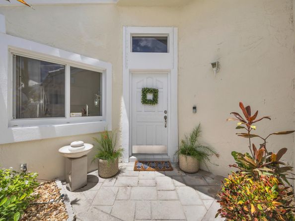 30 Selby Lane, Palm Beach Gardens FL 33418