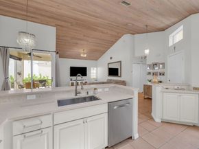 30 Selby Lane, Palm Beach Gardens FL 33418