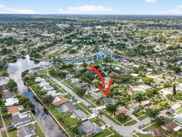1713 W River Drive, Margate FL 33063