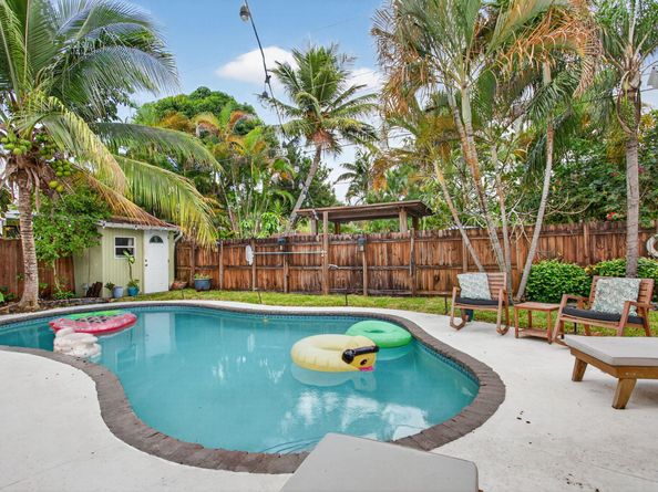 1713 W River Drive, Margate FL 33063