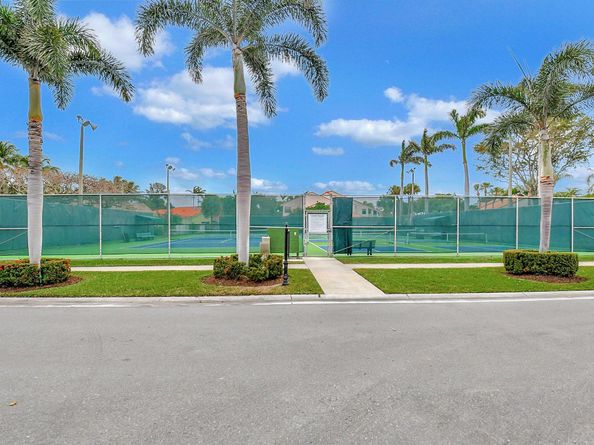 3516 Harbor Circle, Delray Beach FL 33483