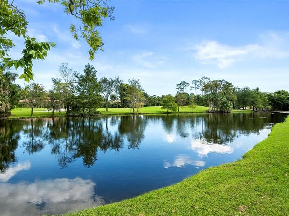 1810 Gulfstream Way, West Palm Beach FL 33411