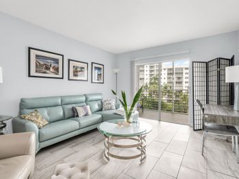 2731 NE 14th St Causeway