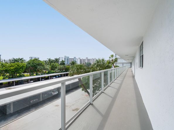 2731 NE 14th St Causeway 430, Pompano Beach FL 33062