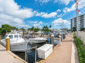 2731 NE 14th St Causeway