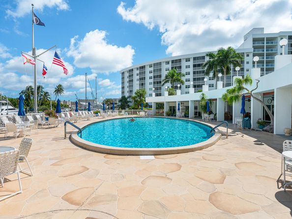 2731 NE 14th St Causeway 430, Pompano Beach FL 33062