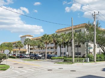 200 E Royal Palm Road
