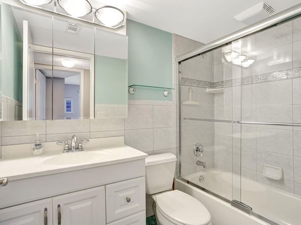 4040 Crystal Lake Dr 202, Deerfield Beach FL 33064