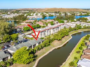 4040 Crystal Lake Dr 202, Deerfield Beach FL 33064
