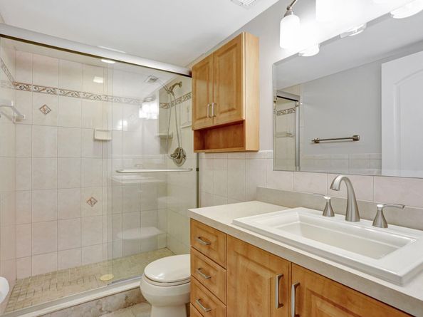 4040 Crystal Lake Dr 202, Deerfield Beach FL 33064