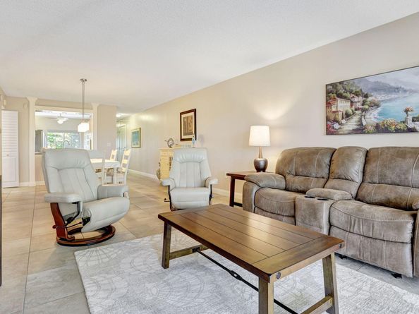 4040 Crystal Lake Dr 202, Deerfield Beach FL 33064