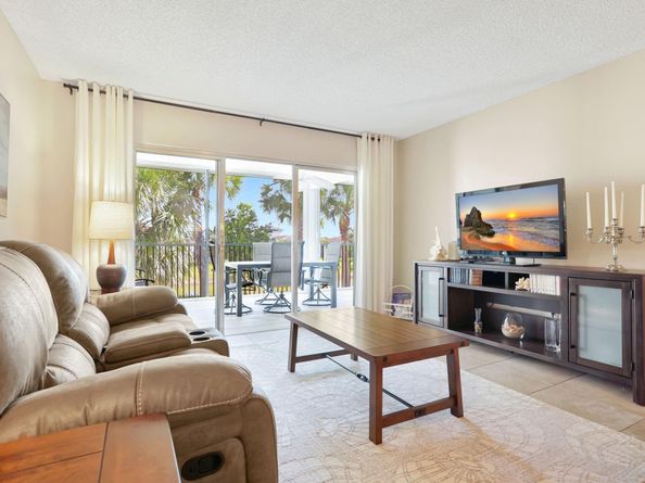 4040 Crystal Lake Dr 202, Deerfield Beach FL 33064