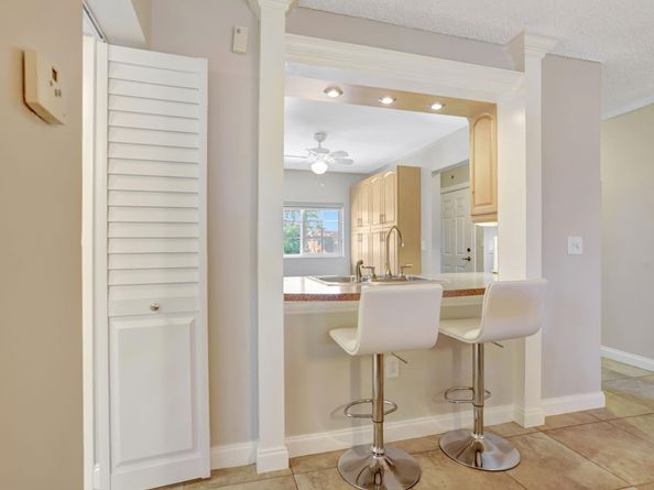 4040 Crystal Lake Dr 202, Deerfield Beach FL 33064