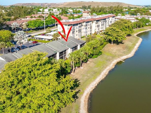 4040 Crystal Lake Dr 202, Deerfield Beach FL 33064