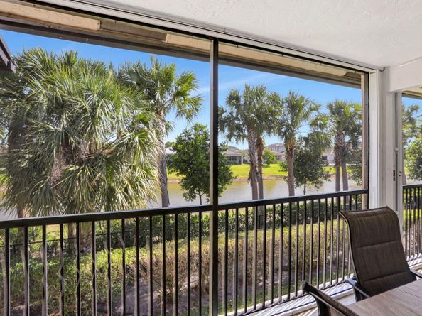 4040 Crystal Lake Dr 202, Deerfield Beach FL 33064