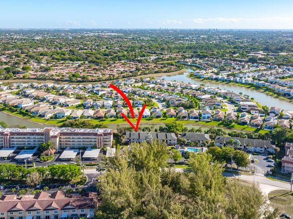 4040 Crystal Lake Dr 202, Deerfield Beach FL 33064