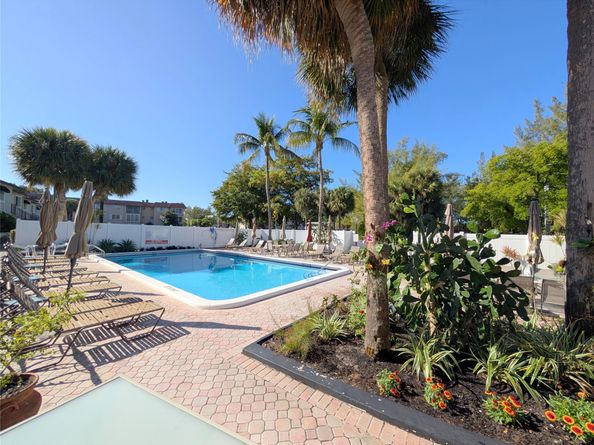 4040 Crystal Lake Dr 202, Deerfield Beach FL 33064