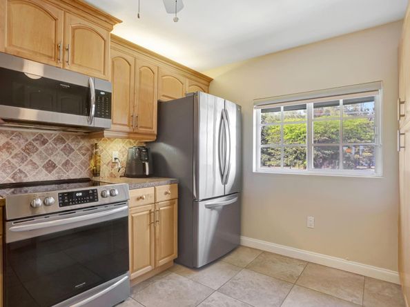 4040 Crystal Lake Dr 202, Deerfield Beach FL 33064
