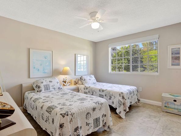 4040 Crystal Lake Dr 202, Deerfield Beach FL 33064
