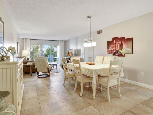 4040 Crystal Lake Dr 202, Deerfield Beach FL 33064