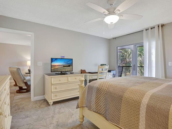 4040 Crystal Lake Dr 202, Deerfield Beach FL 33064