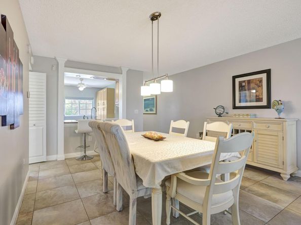 4040 Crystal Lake Dr 202, Deerfield Beach FL 33064