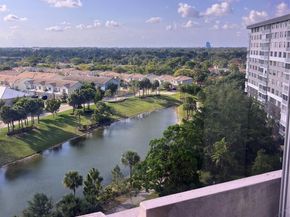4001 Hillcrest Dr 1012, Hollywood FL 33021
