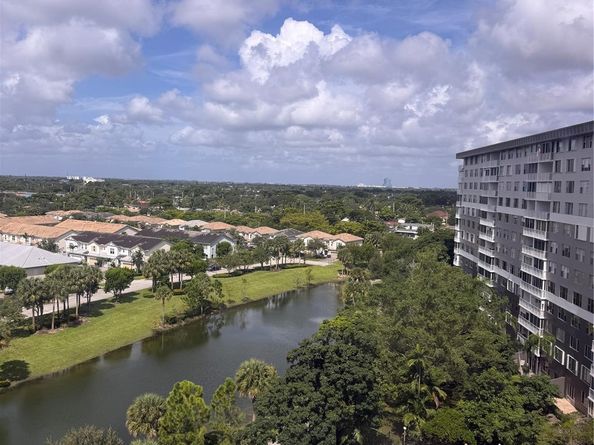 4001 Hillcrest Dr 1012, Hollywood FL 33021