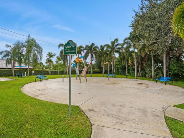 427 Glenbrook Drive, Atlantis FL 33462