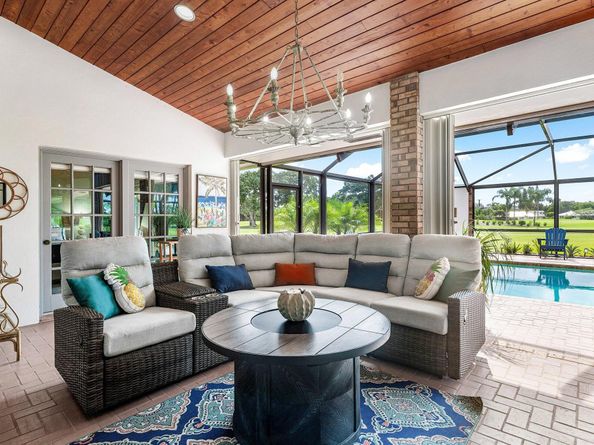 427 Glenbrook Drive, Atlantis FL 33462