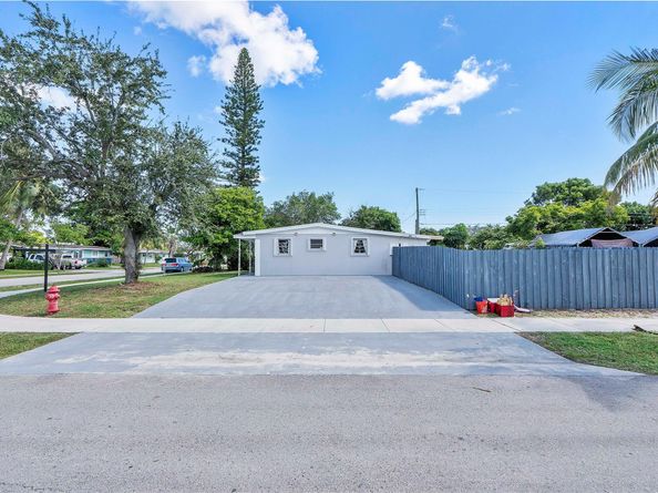 1130 NW 42nd Ct, Oakland Park FL 33309