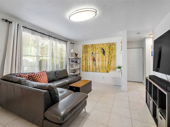 1130 NW 42nd Ct, Oakland Park FL 33309