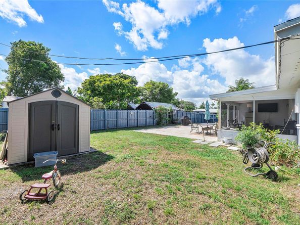 1130 NW 42nd Ct, Oakland Park FL 33309