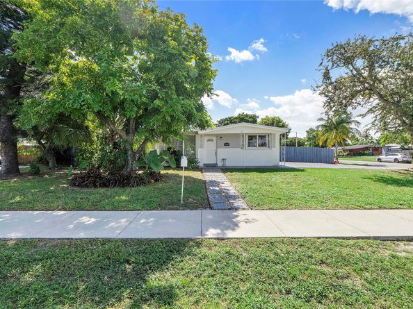 1130 NW 42nd Ct, Oakland Park FL 33309