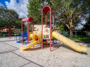 7515 NW 3rd St, Plantation FL 33317