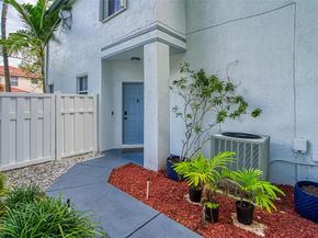 7515 NW 3rd St, Plantation FL 33317