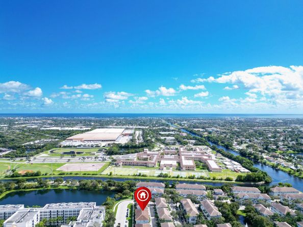 1247 Via De Fossi, Boynton Beach FL 33426
