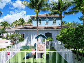 1247 Via De Fossi, Boynton Beach FL 33426