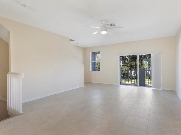 1247 Via De Fossi, Boynton Beach FL 33426