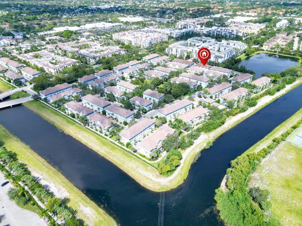 1247 Via De Fossi, Boynton Beach FL 33426