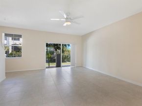 1247 Via De Fossi, Boynton Beach FL 33426