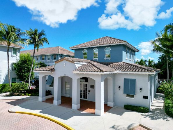 1247 Via De Fossi, Boynton Beach FL 33426