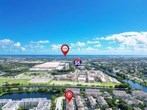 1247 Via De Fossi, Boynton Beach FL 33426