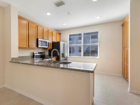 1247 Via De Fossi, Boynton Beach FL 33426