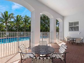 1247 Via De Fossi, Boynton Beach FL 33426
