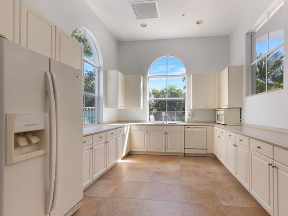 1247 Via De Fossi, Boynton Beach FL 33426