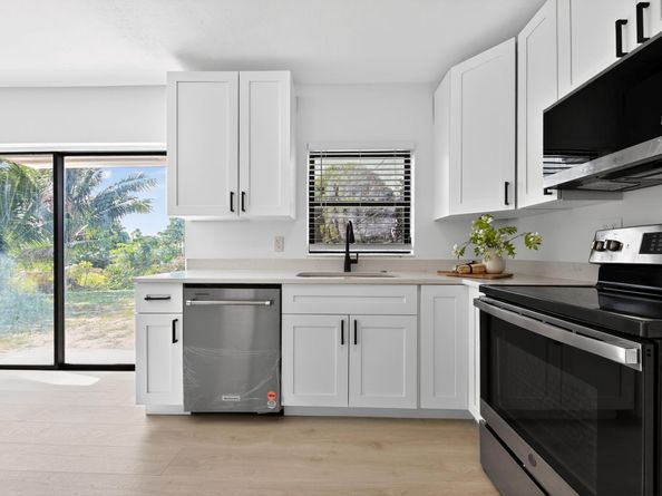 115 N 11th St, Lantana FL 33462